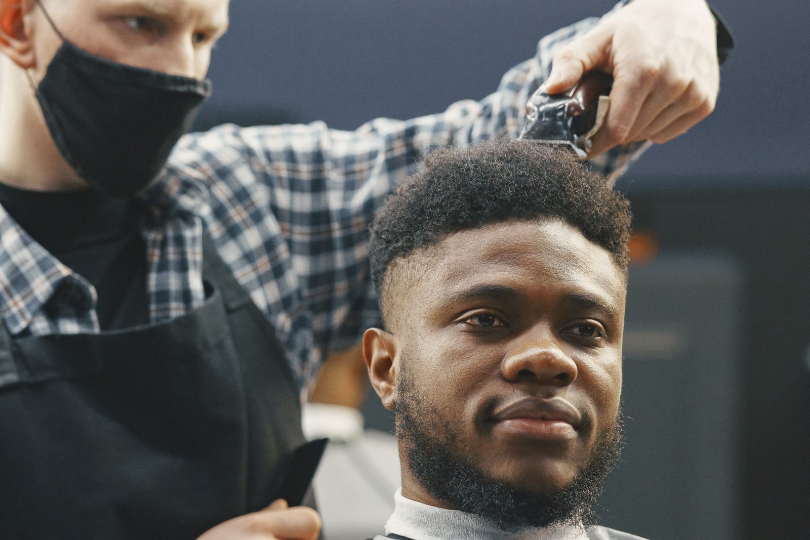Wnętrze i praca BRZYTWA Barber Club — zdjęcie 5
