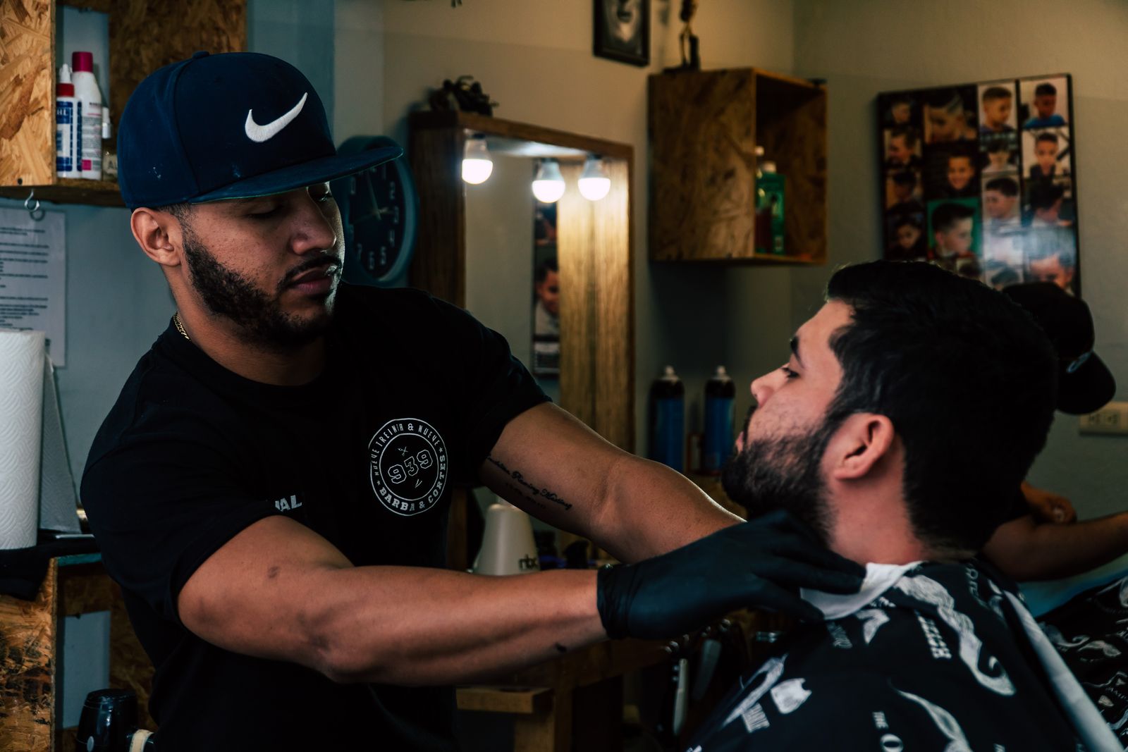 Wnętrze i praca BRZYTWA Barber Club — zdjęcie 13