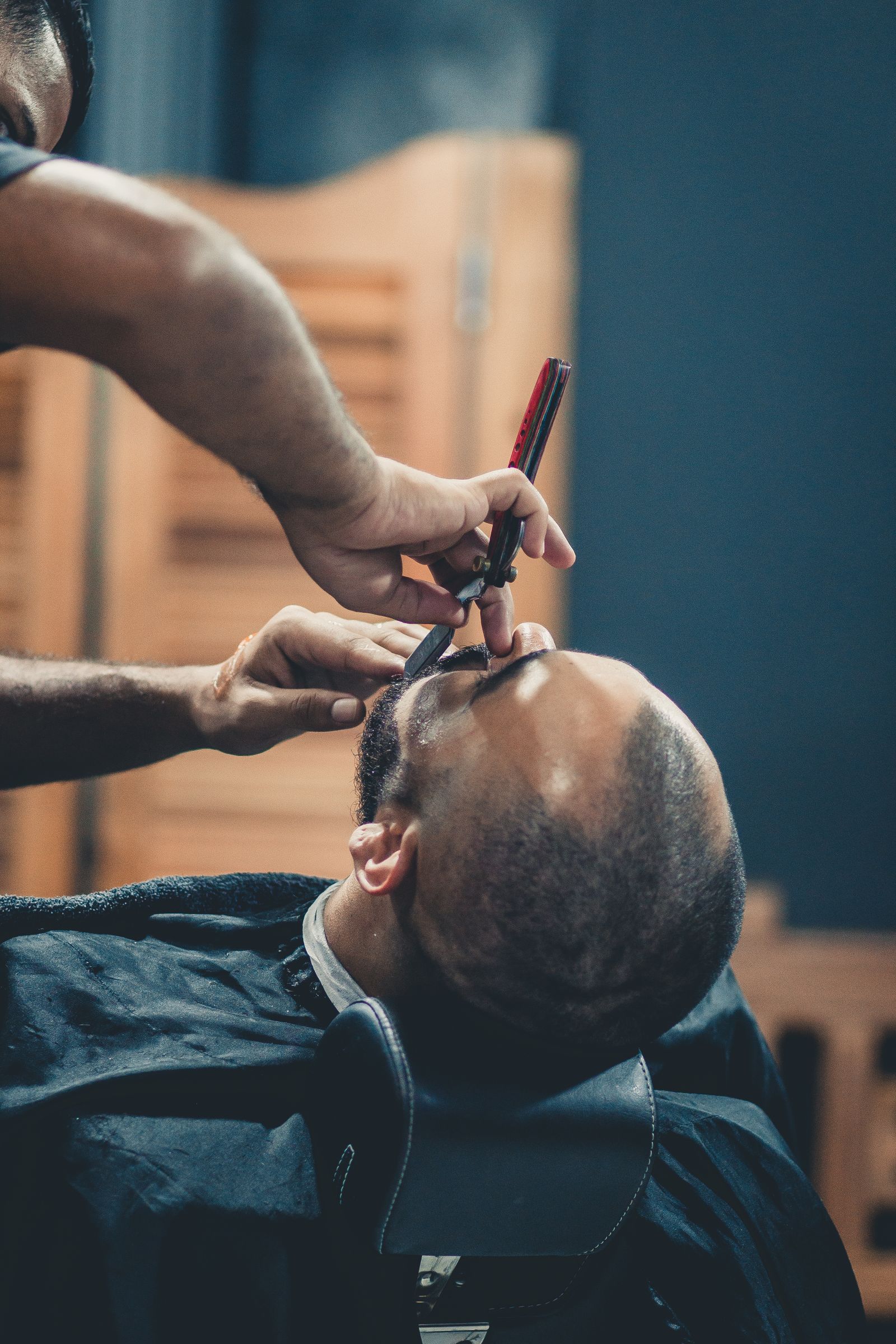 Golenie tradycyjną brzytwą w BRZYTWA Barber Club
