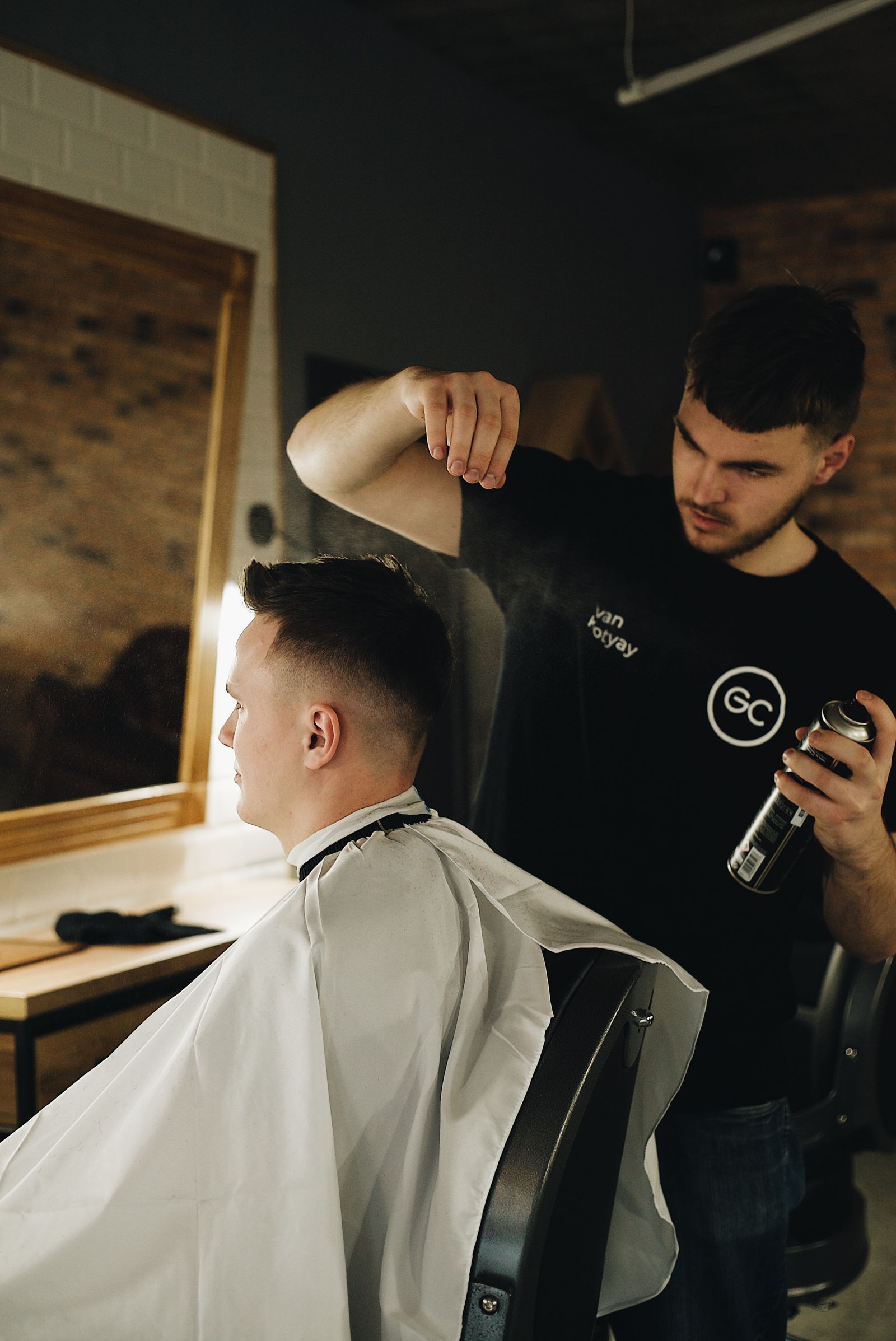 Kuba Wrona — Senior Barber